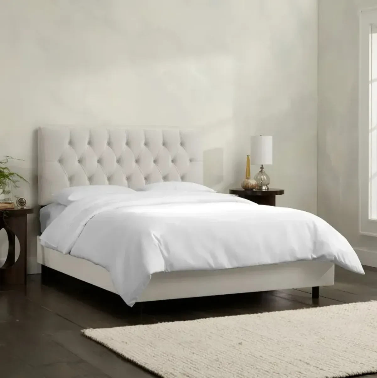 Julia Velvet Light Gray Tufted King Upholstered Bed - Skyline Furniture