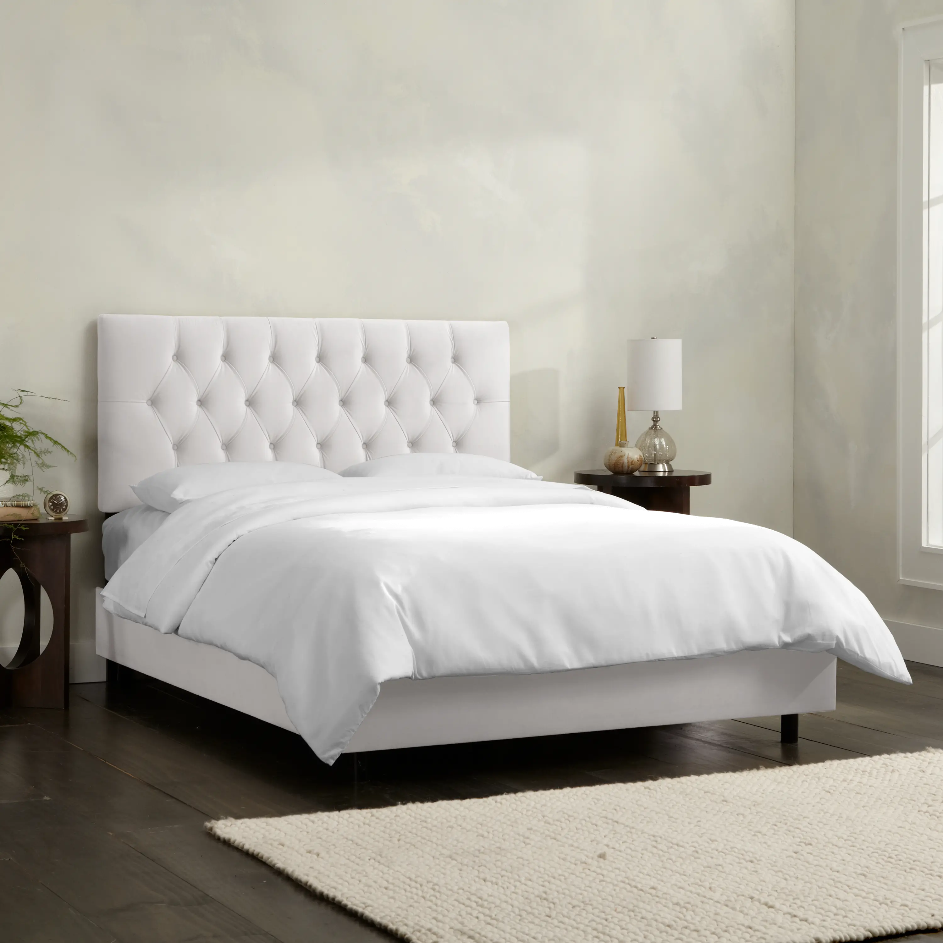 Julia Velvet White Tufted King Upholstered Bed - Skyline Furniture