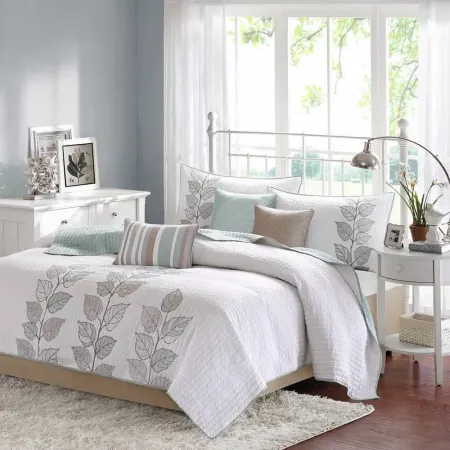 Blue and White 6 Piece King Caelie Bedding Collection