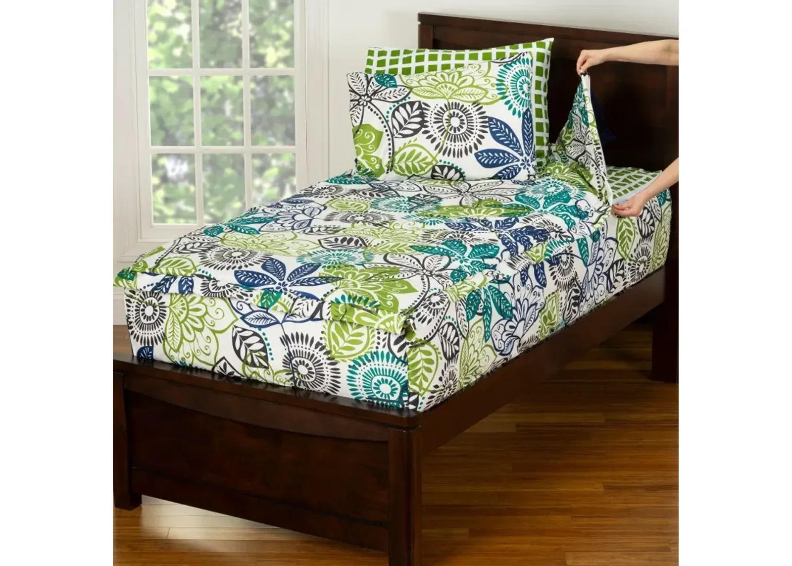 White, Green and Blue Twin Tropical Retreat Bunkie Deluxe Bedding