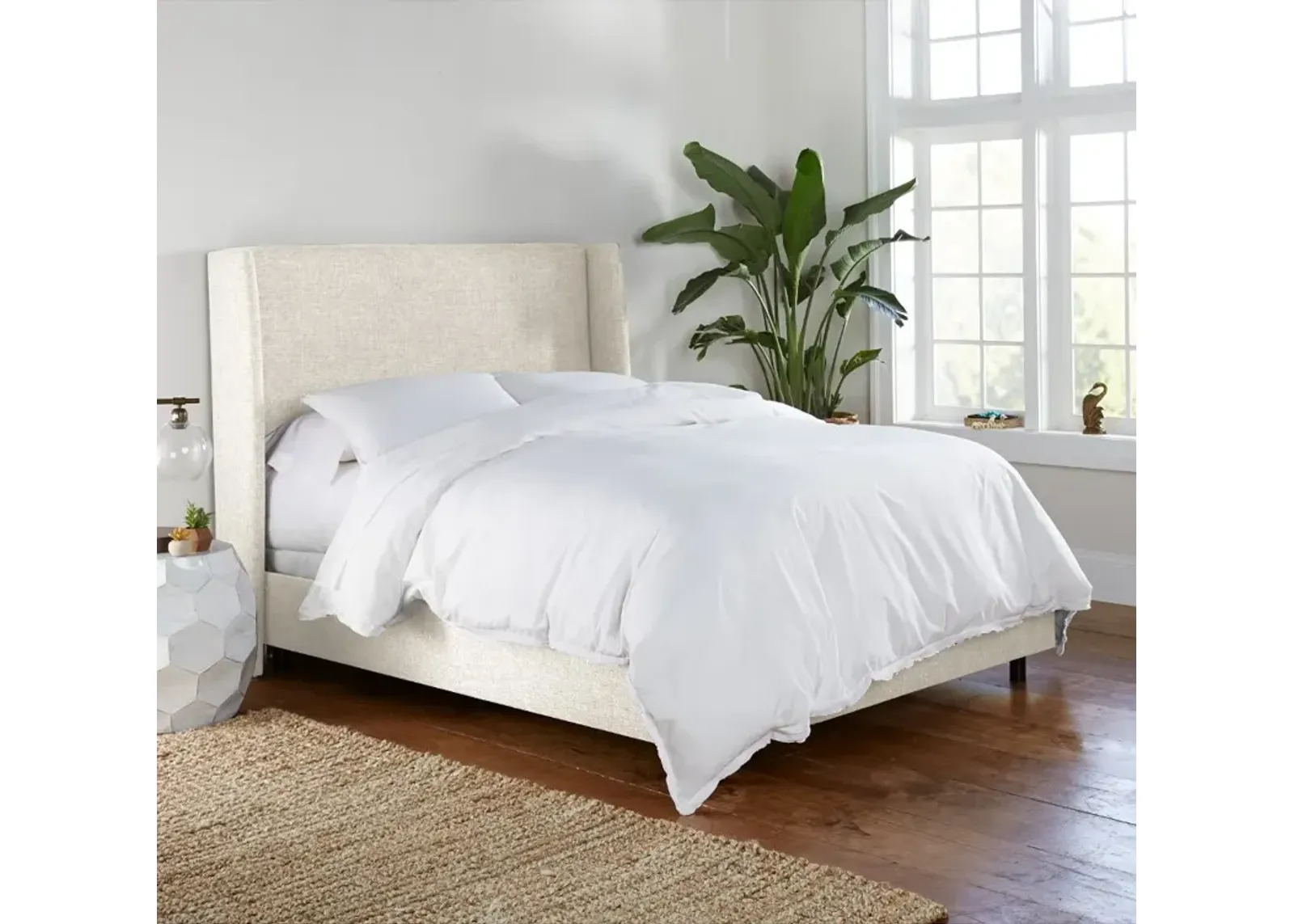 Sasha White Curved Wingback California King Bed - Skyline Furniture