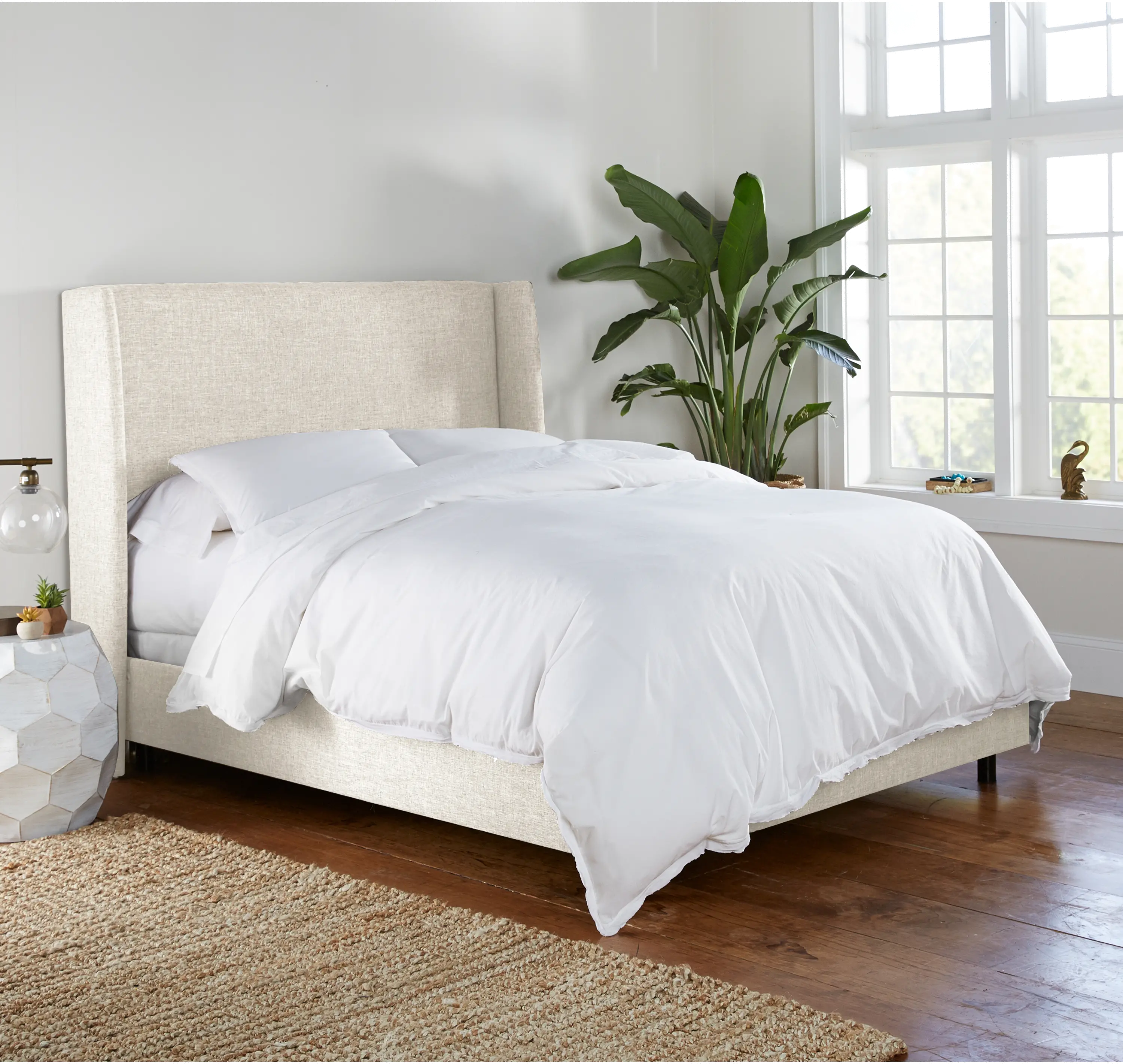 Sasha White Curved Wingback King Bed - Skyline Furniture