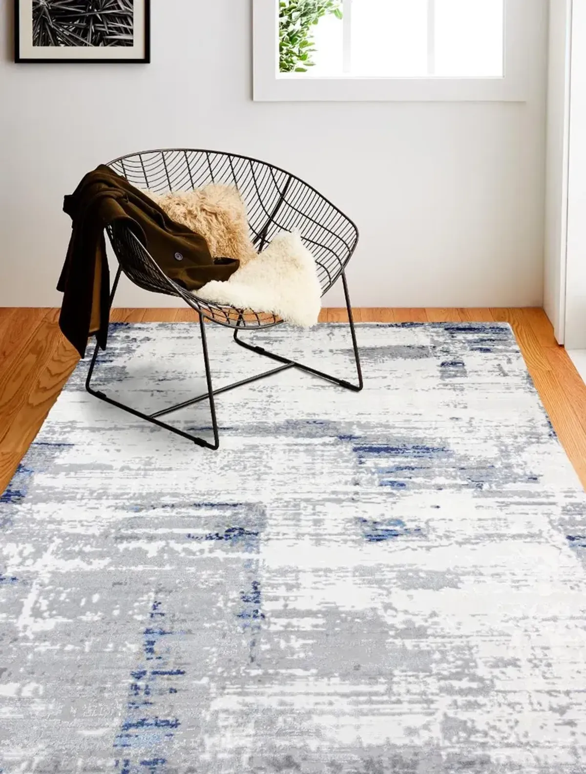 Carlyle 4 x 6 Contemporary Ivory and Blue Runner