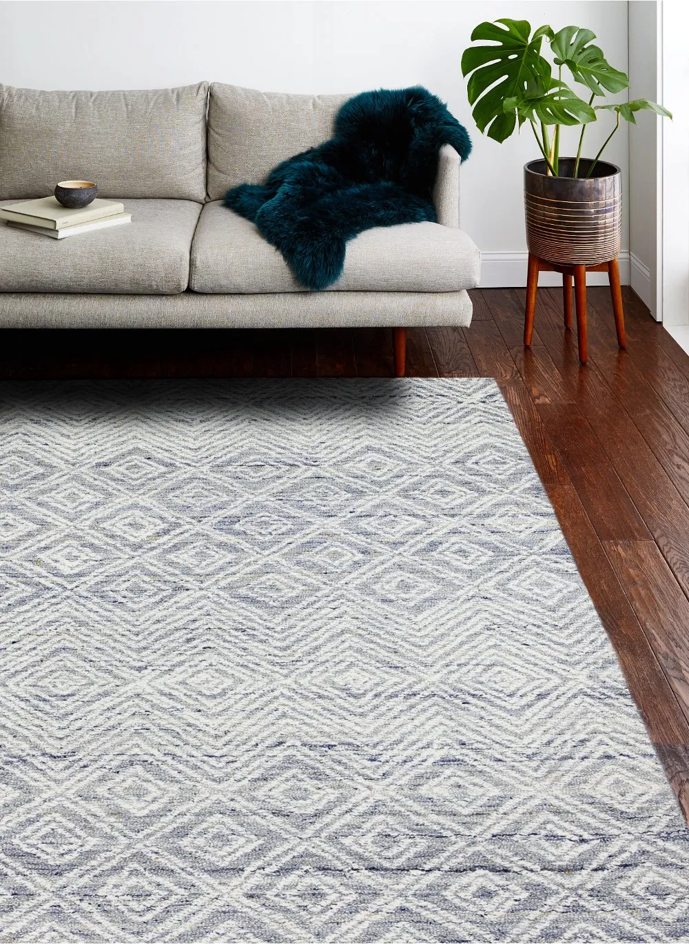 Verona 4 x 6 Naana Contemporary Blue Area Rug