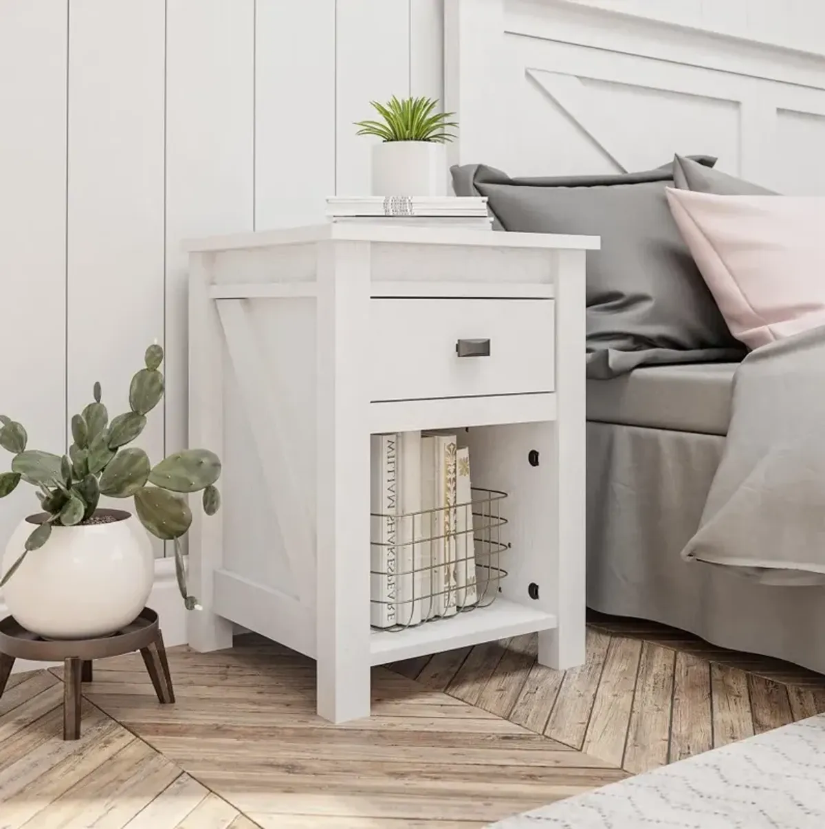 Farmington Ivory Oak Nightstand