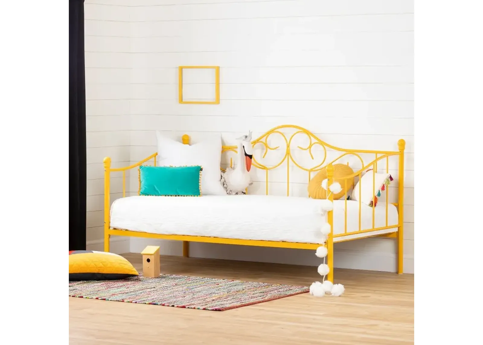 Balka Classic Yellow Metal Daybed