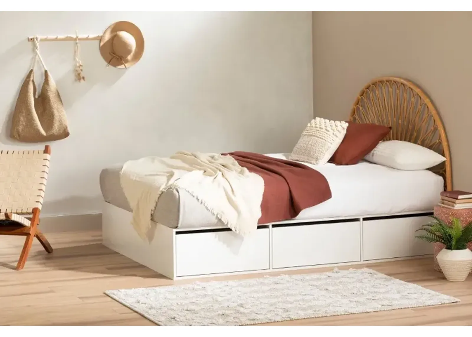 Fusion White Queen Platform Bed with Six Drawers for Storage -...