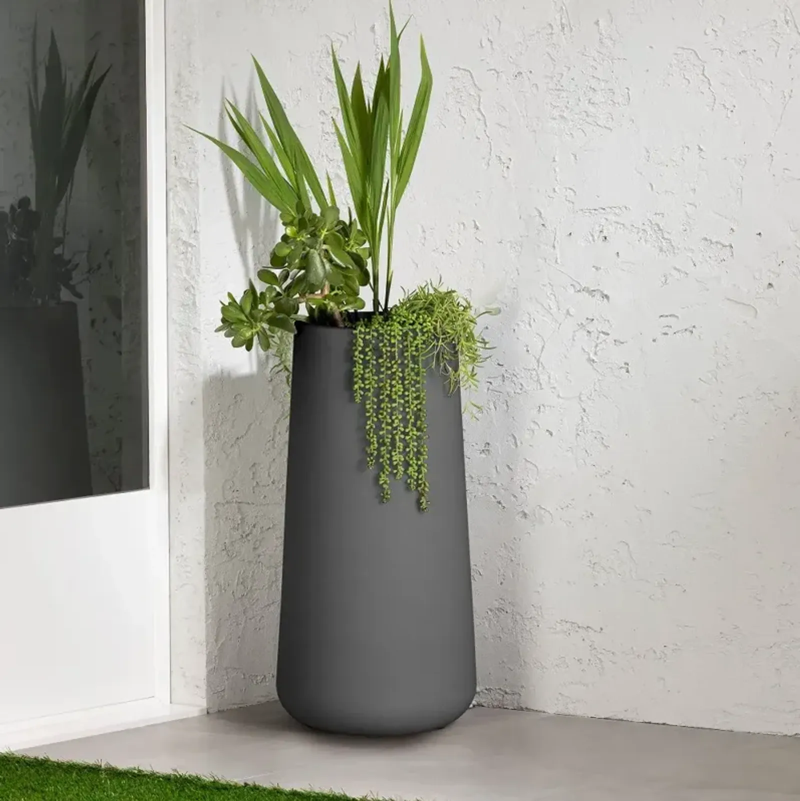 Dalya Dark Gray Outdoor Planter