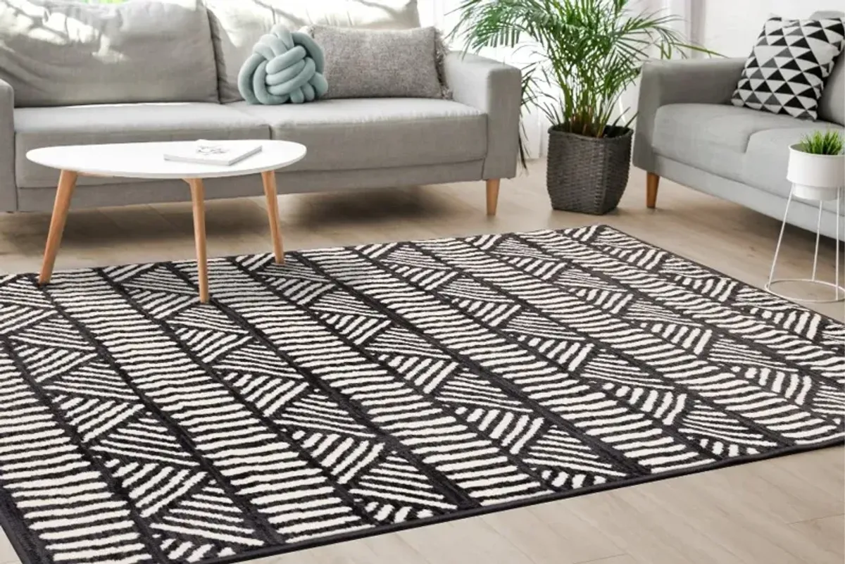 Faira Grey & White Tribal 4 x 6 Area Rug