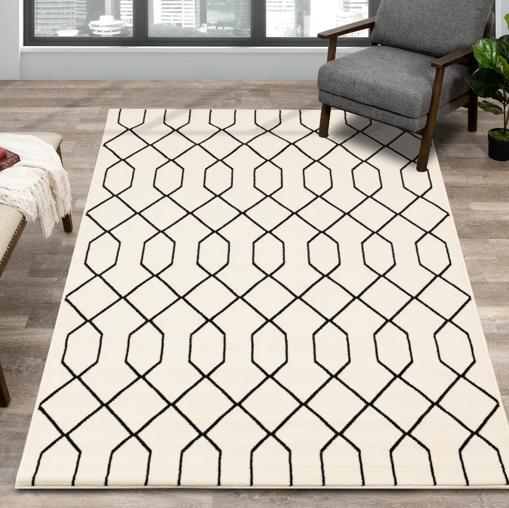 Faira Cream & Black Geometric 4 x 6 Area Rug