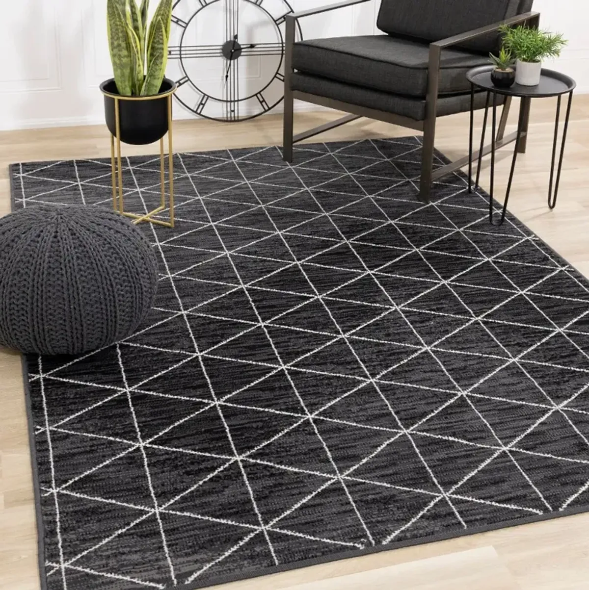 Faira Grey & Cream Geometric 5 x 8 Area Rug