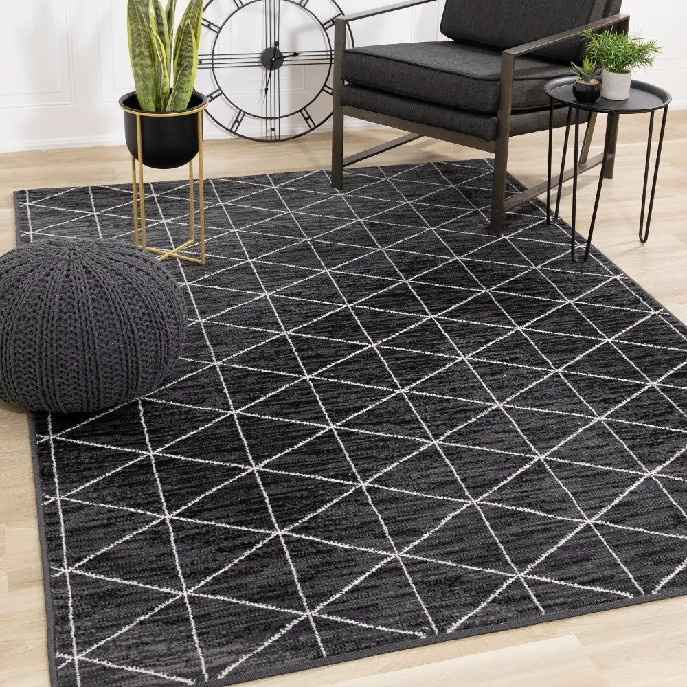 Faira Grey & Cream Geometric 5 x 8 Area Rug