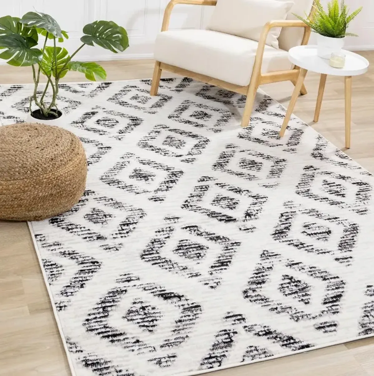 Merit Grey 5 x 8 Diamond Pattern Area Rug