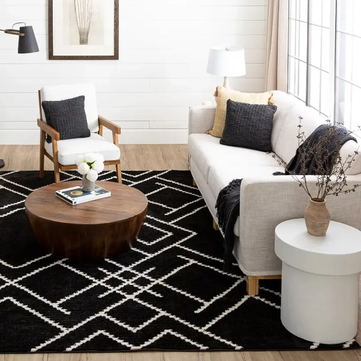 Traverse 5 x 8 Intersection Black Area Rug