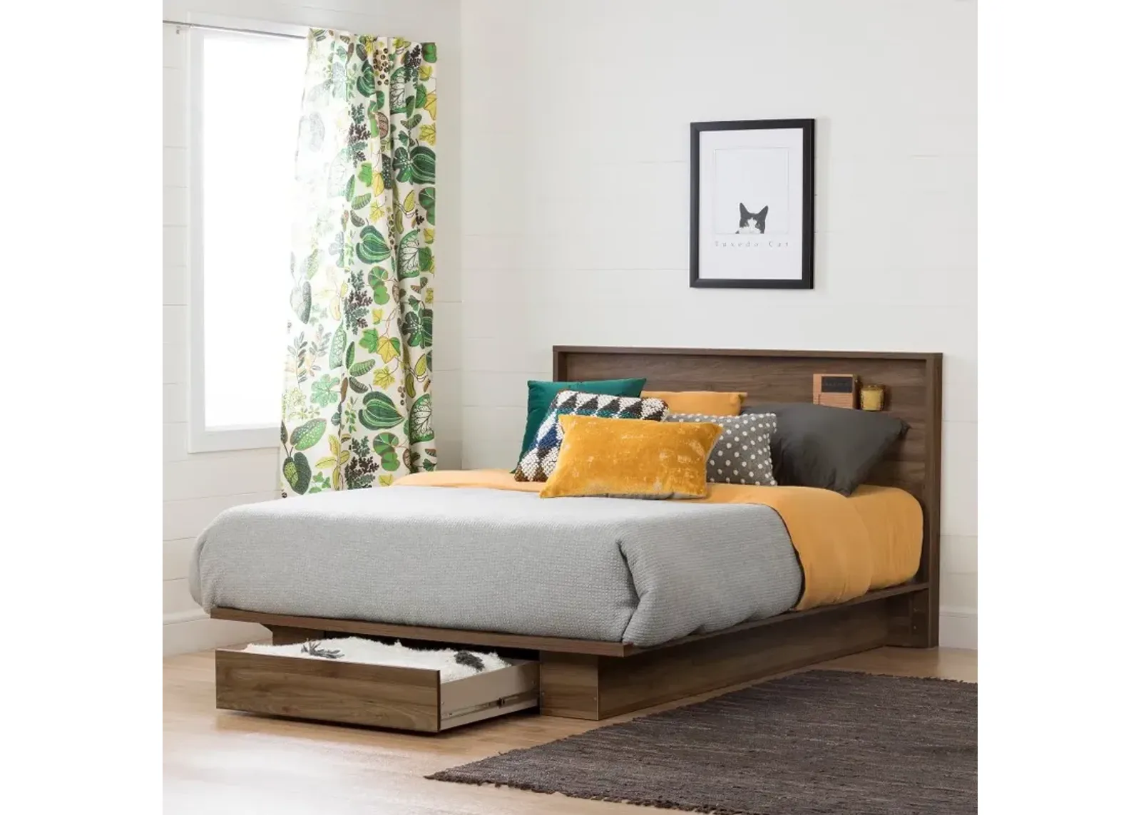 Holland Natural Walnut Full/Queen Platform Bed with Headboard