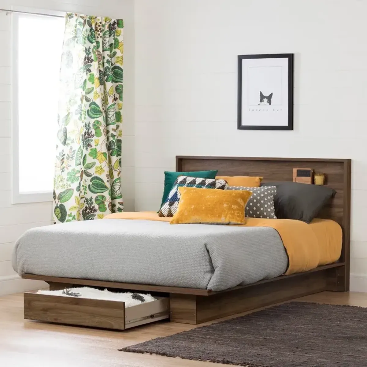 Holland Natural Walnut Full/Queen Platform Bed with Headboard