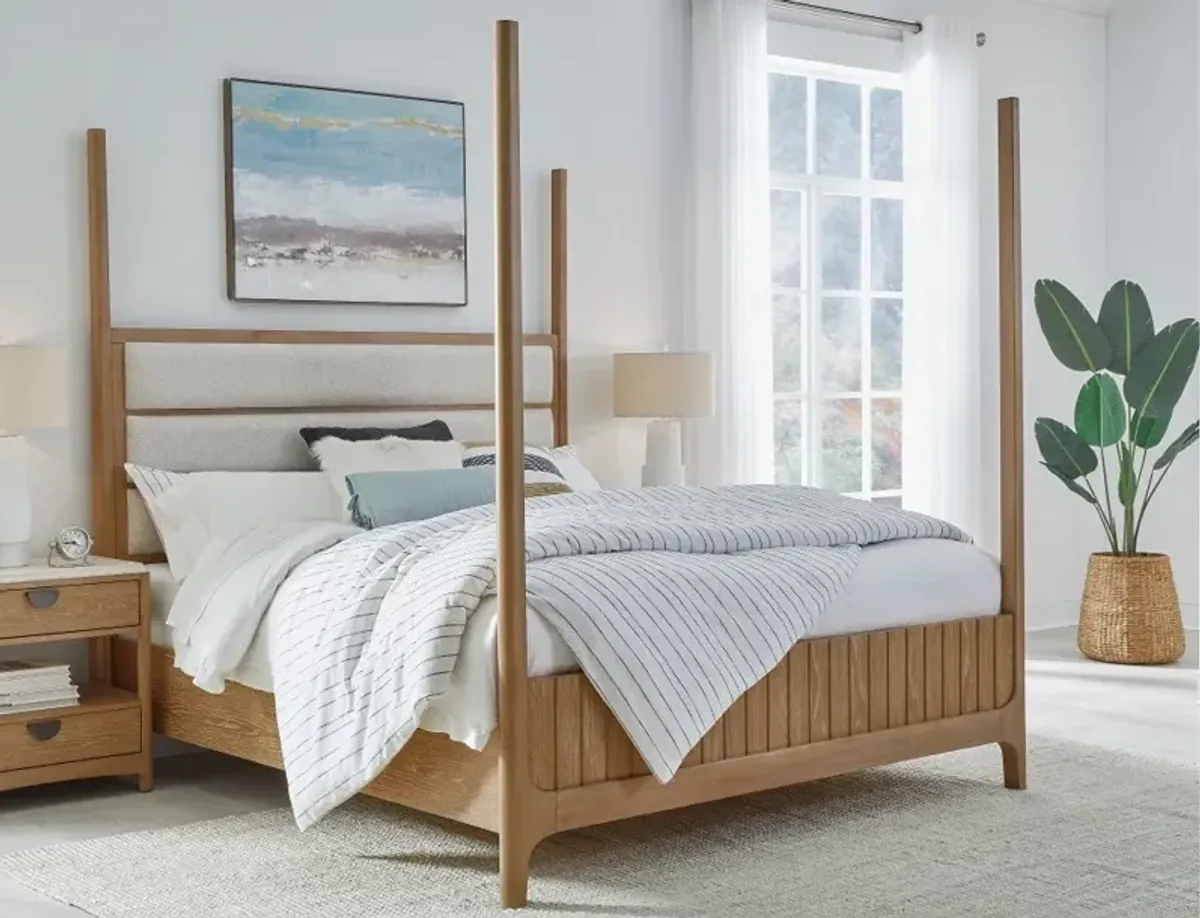 Escape Natural Oak Queen Poster Bed