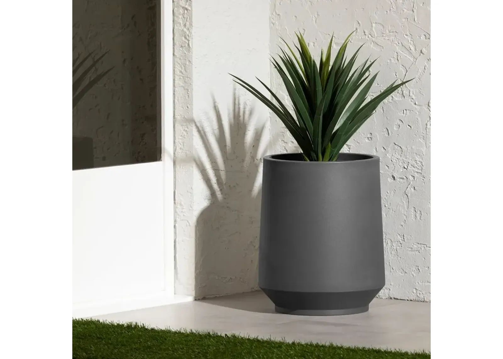 Dalya Dark Gray 19" Outdoor Planter