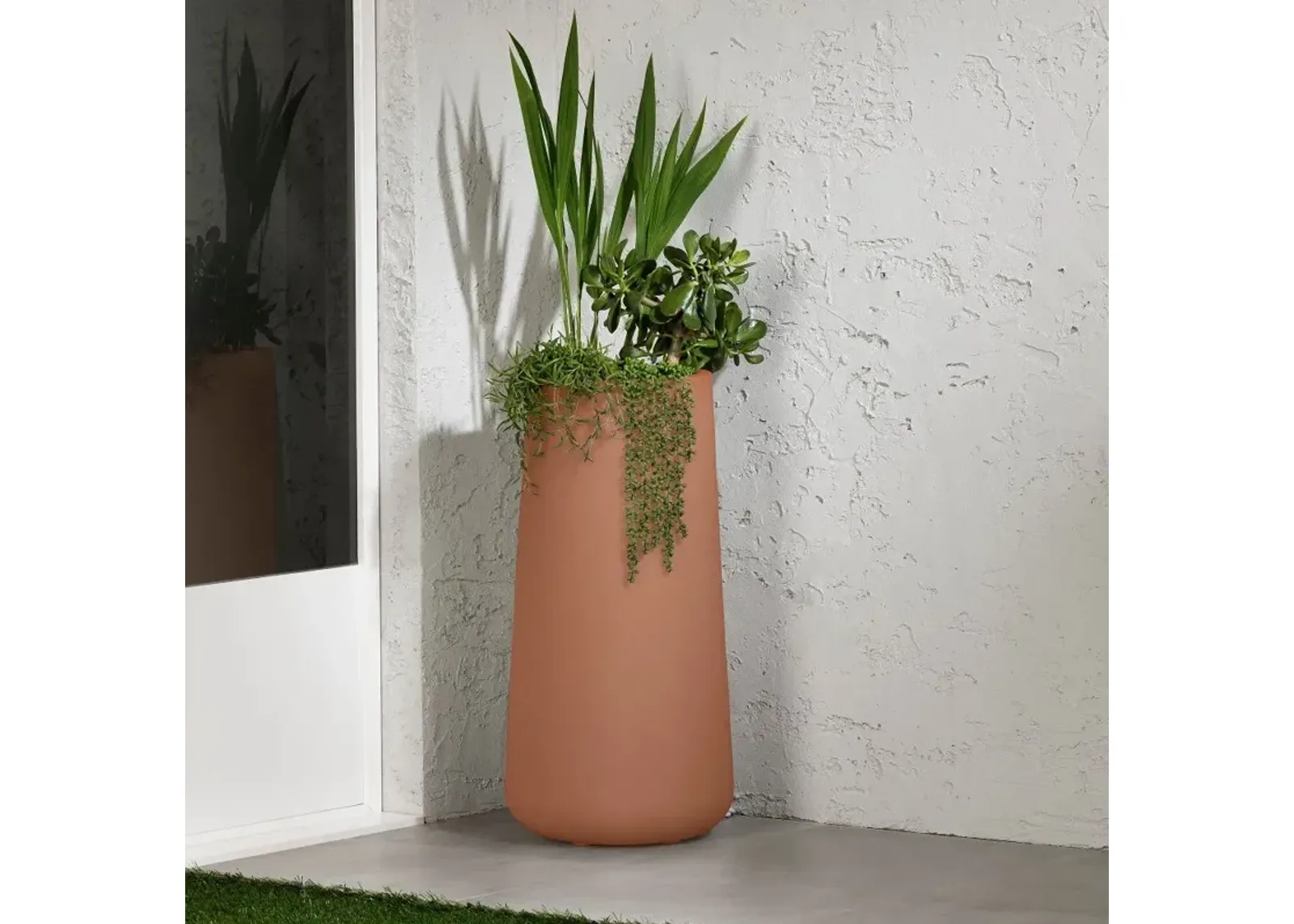 Dalya Burnt Orange Outdoor Planter