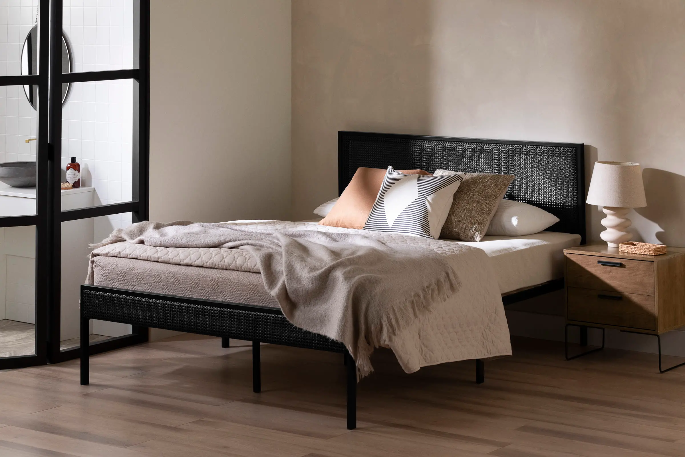 Hoya Black Full Platform Bed - South Shore