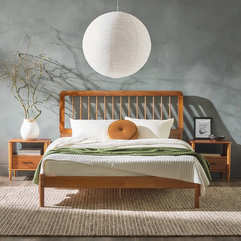 Cama Caramel Wood Queen Spindle Bed