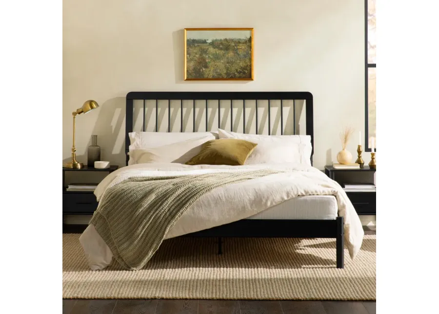 Cama Black Wood Queen Spindle Bed