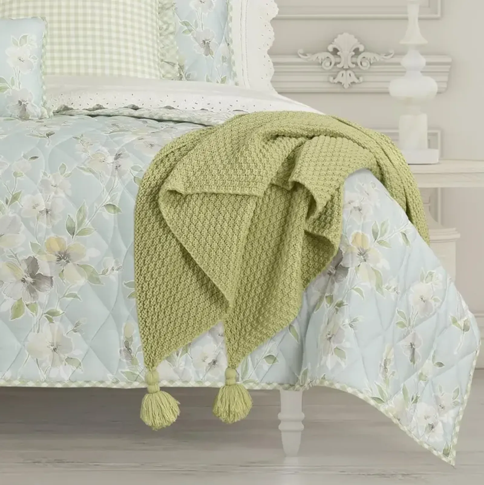 J. Queen Cottage Millie Layering Green Throw