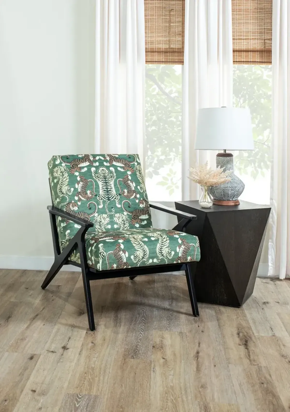 Zelda Black Chair
