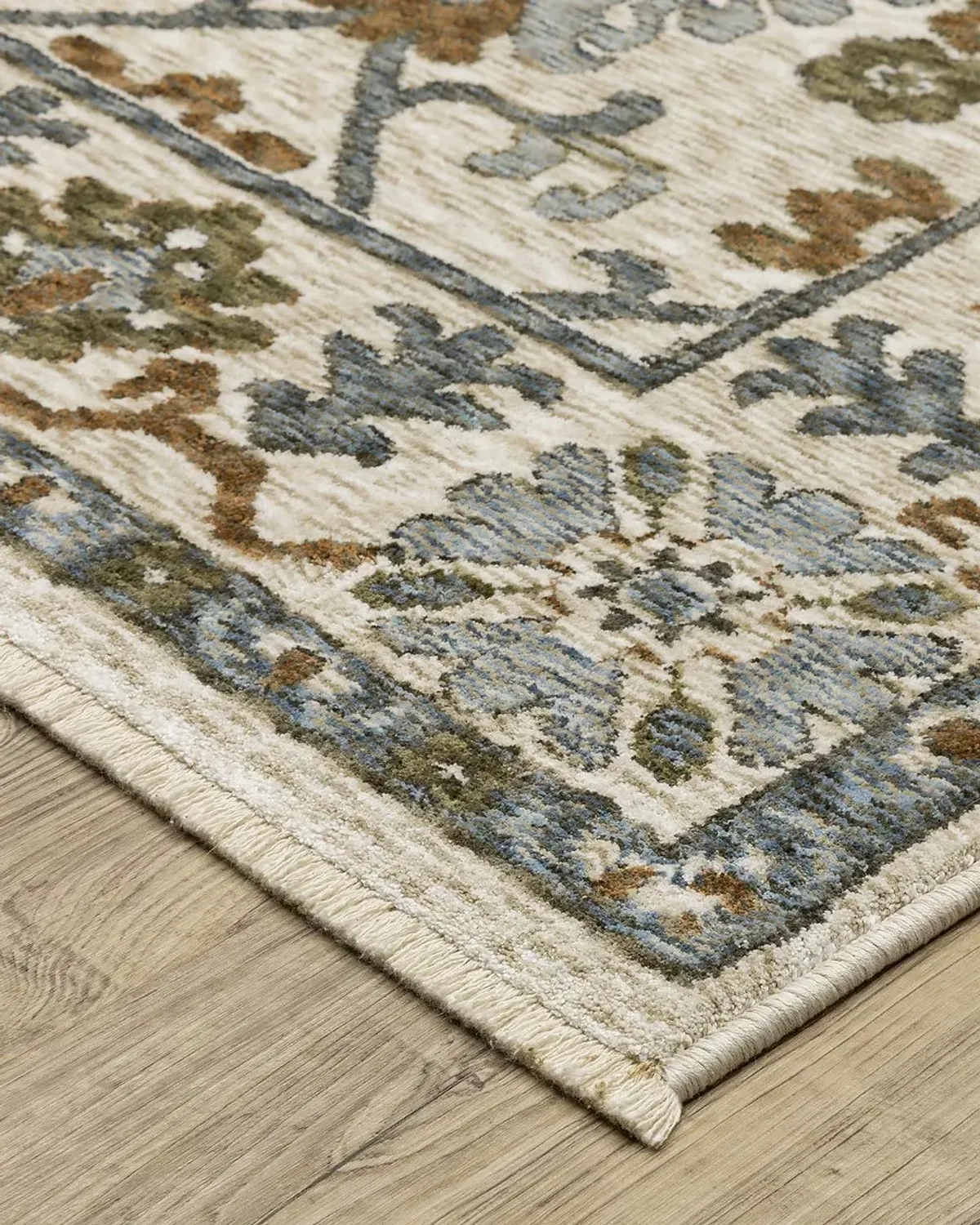 Hastings 5 x 8 Ivory and Green Area Rug