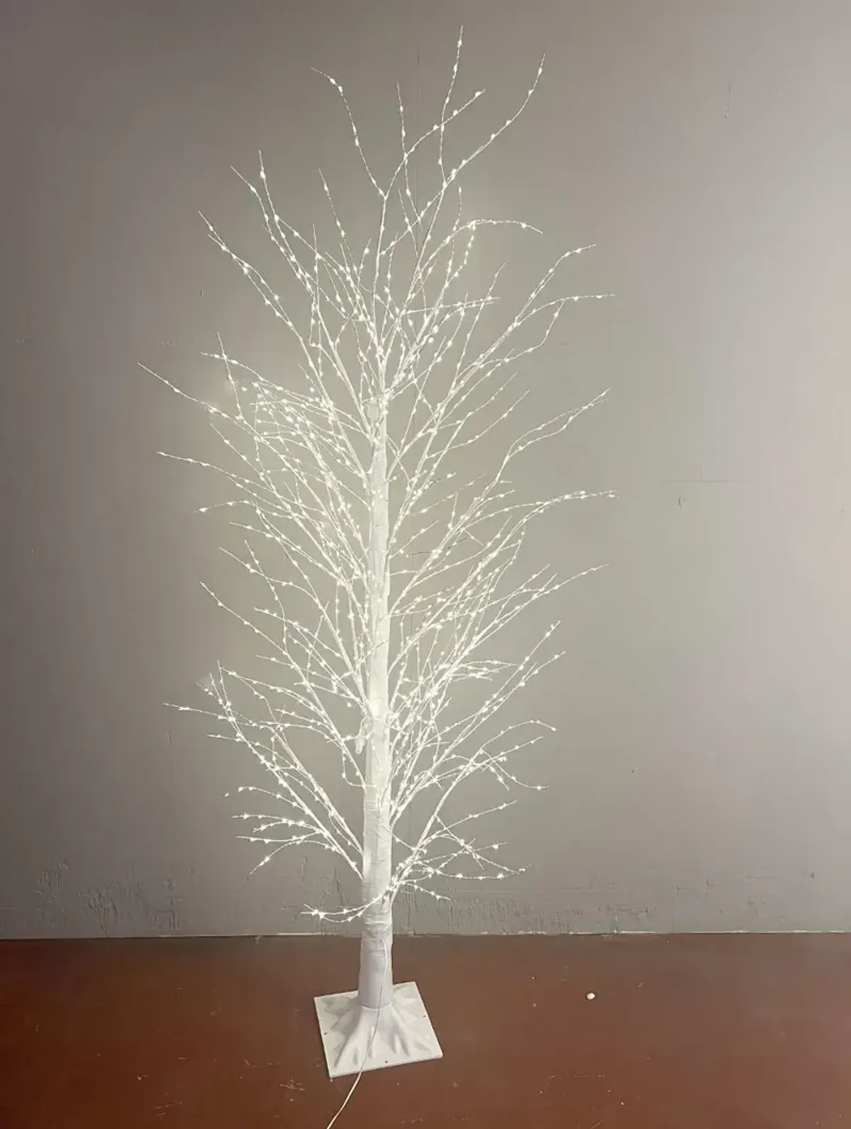 6' LED Tree with Plastic Base