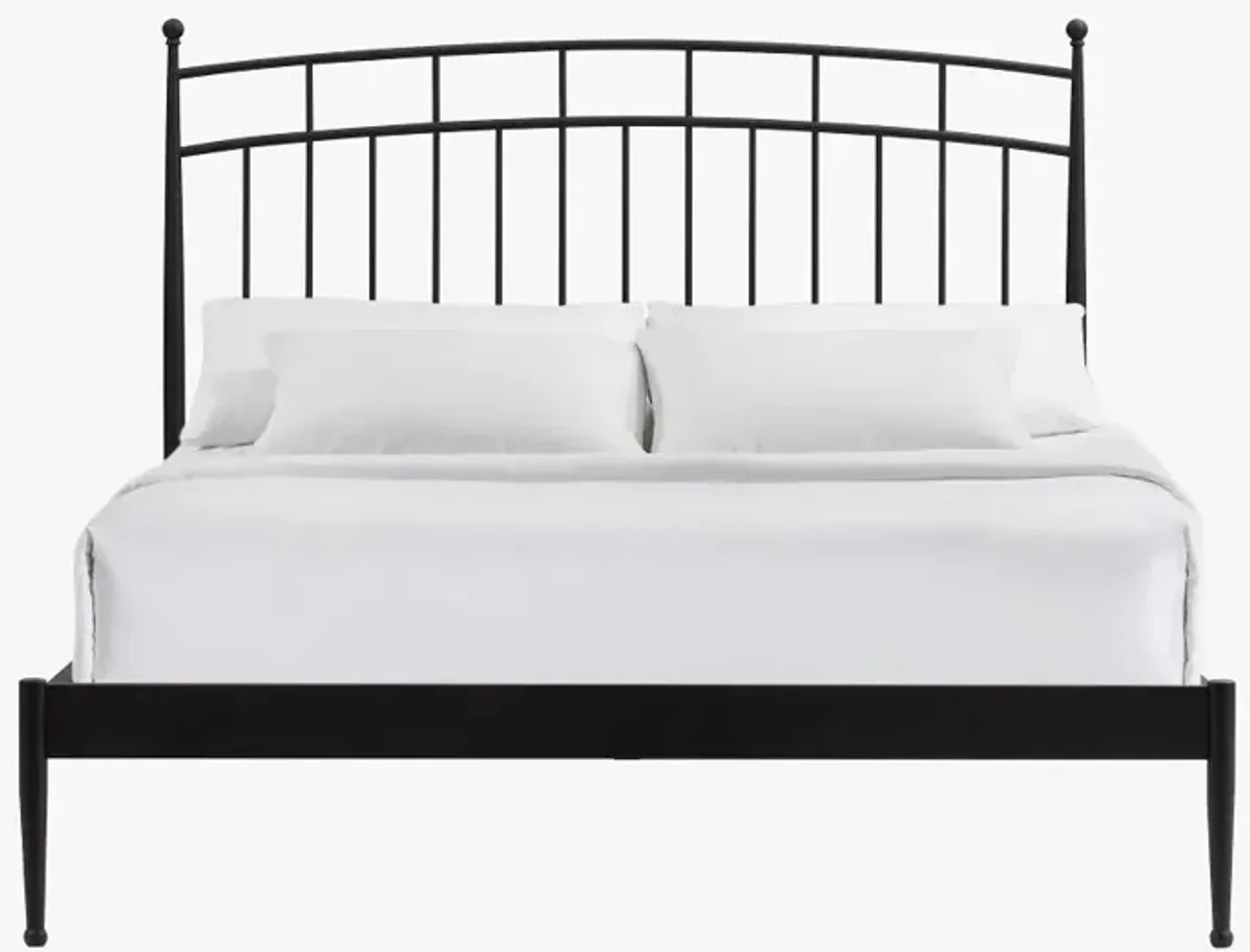 Traditional Black Metal Queen Bed