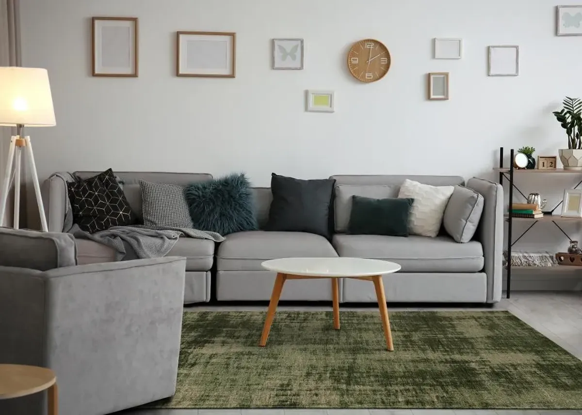 Cathedral Dark Green 7 x 10 Area Rug