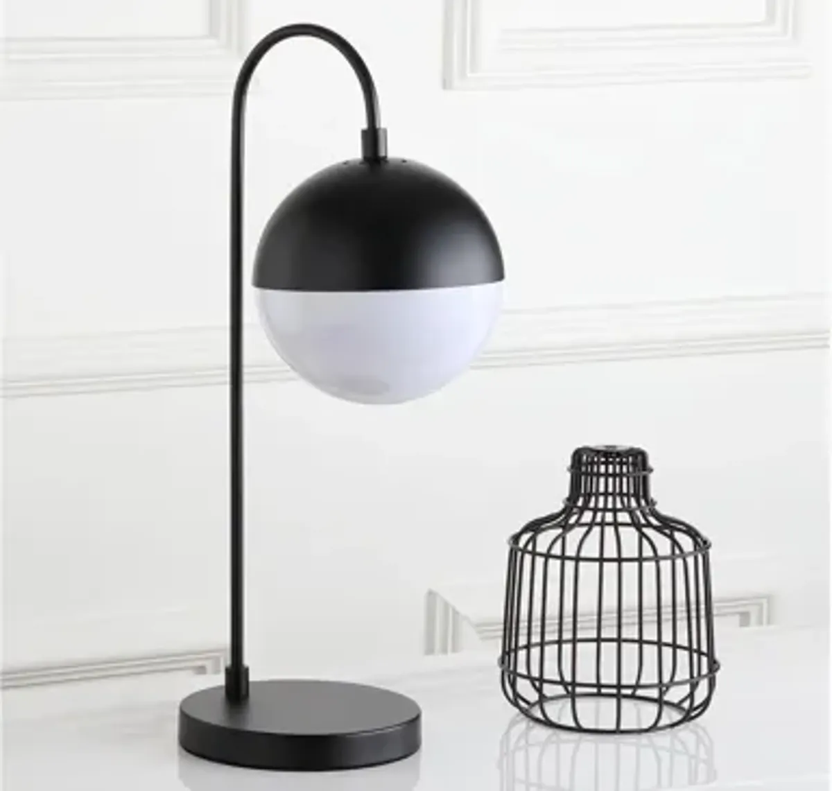 Derser Table Lamp