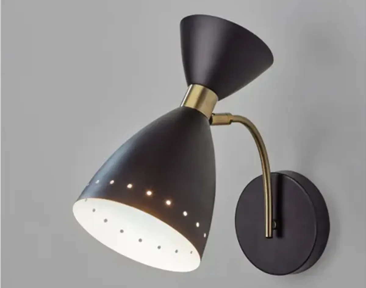 Oscar Wall Light