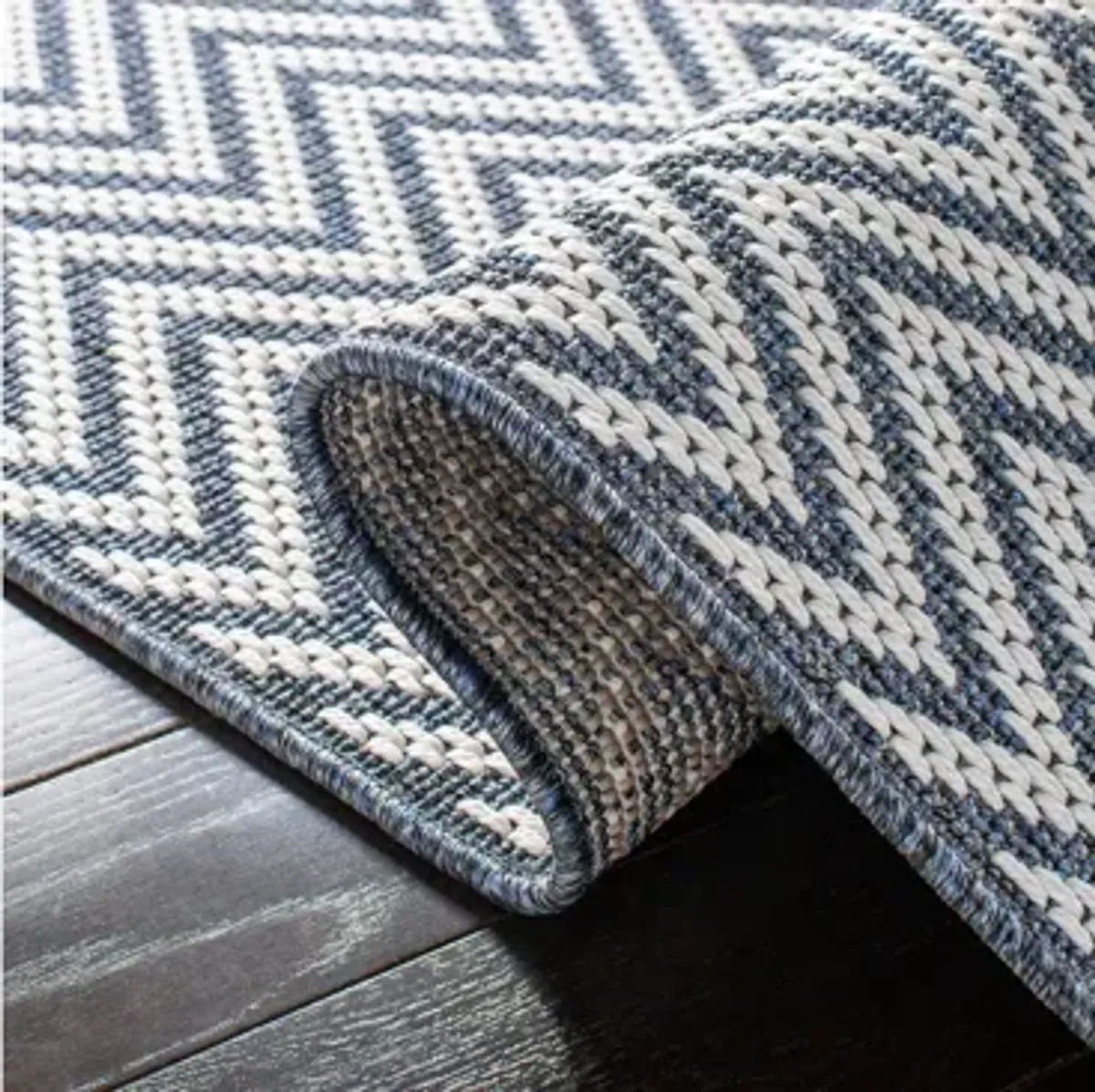 Bermuda Chevron Indoor/Outdoor Round Area Rug