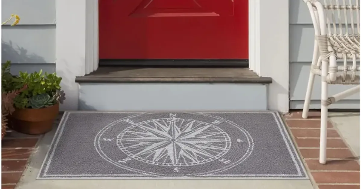 Frontporch Compass Indoor/Outdoor Area Rug