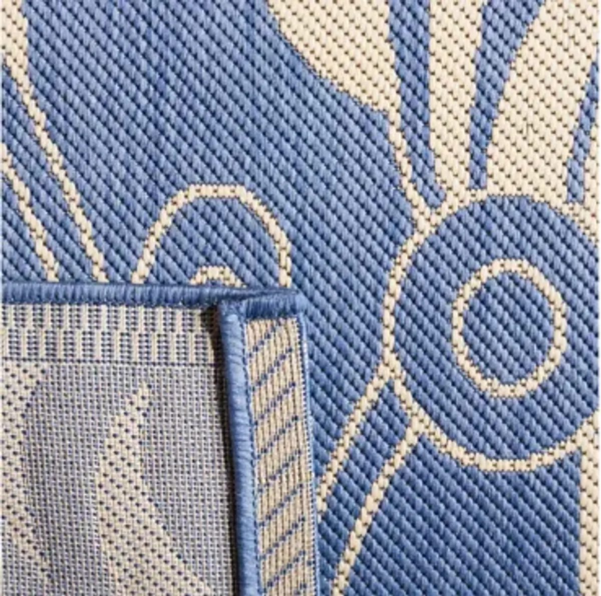 Courtyard Patterned Indoor/Outdoor Area Rug