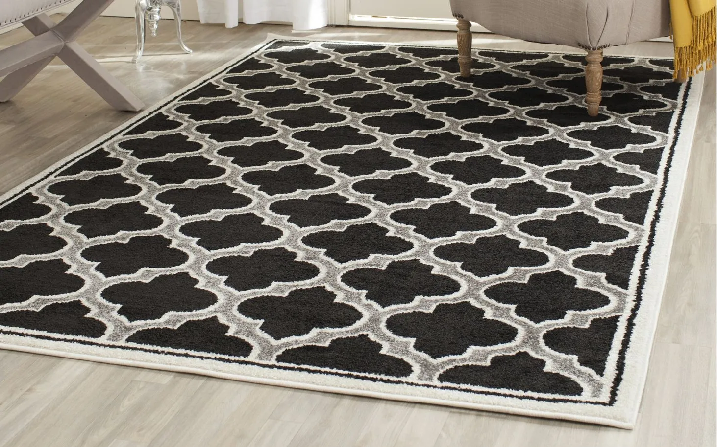 Amherst Area Rug in Anthracite/Ivory by Safavieh