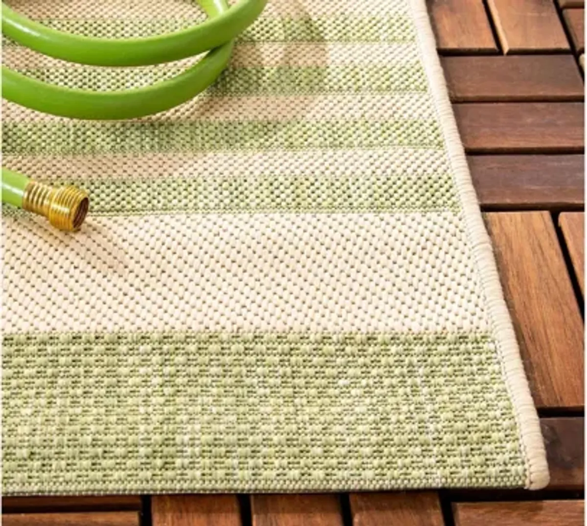 Courtyard Indoor/Outdoor Area Rug