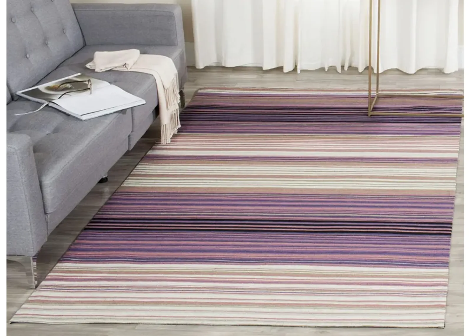 Marbella I Area Rug in White/Lilac by Safavieh