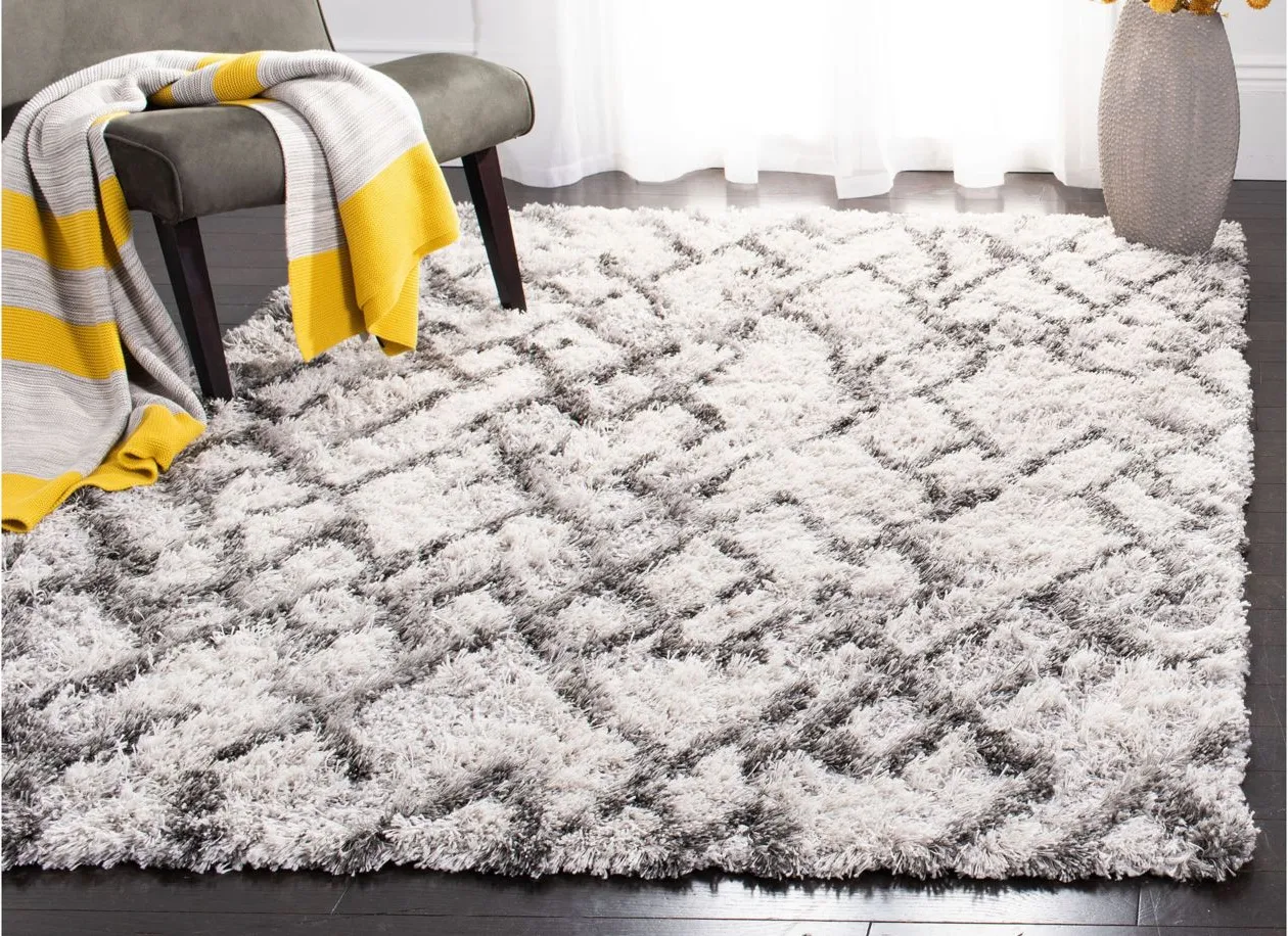 Horizon Area Rug in Gray/Ivory by Safavieh