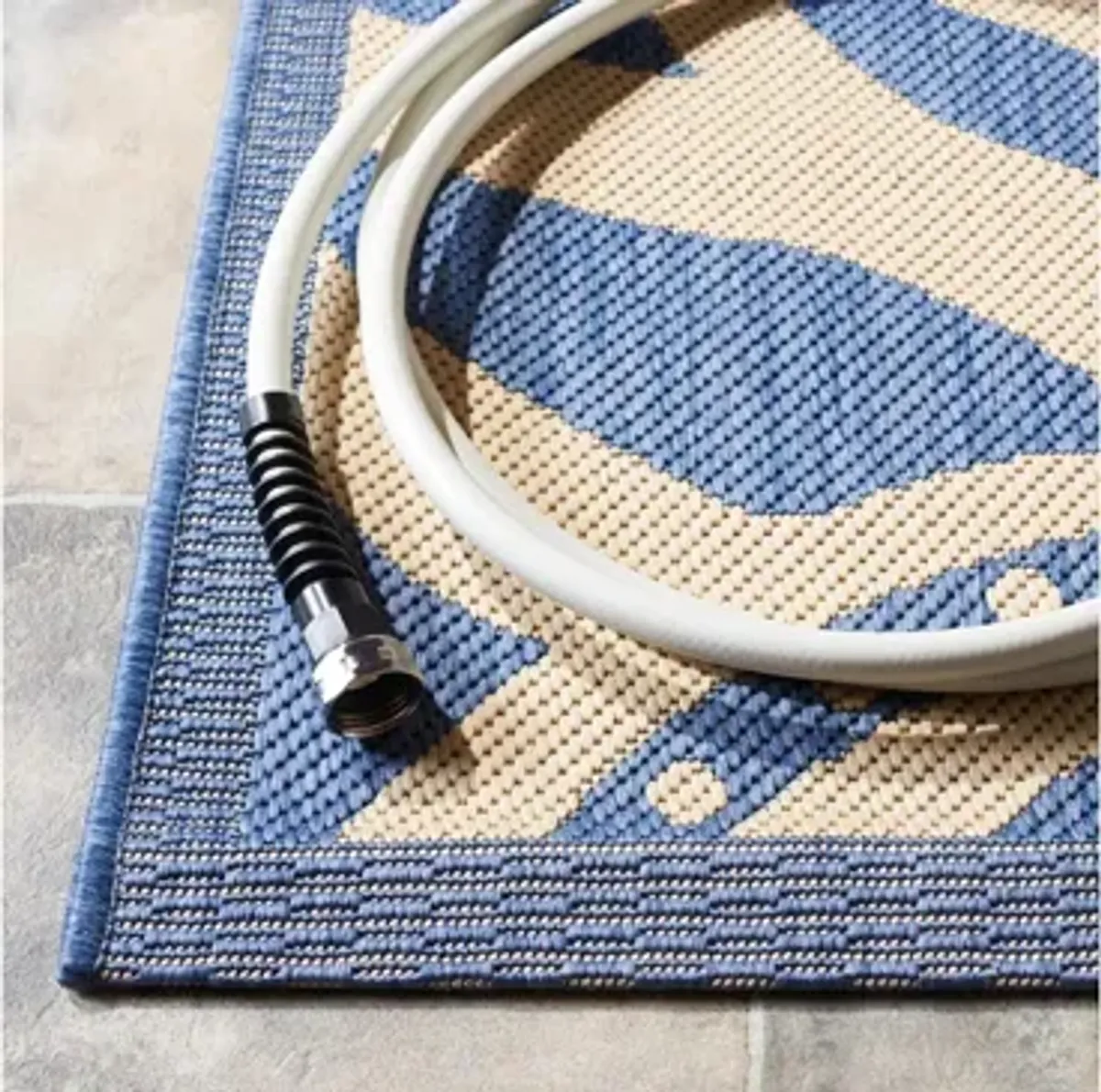 Courtyard Patterned Indoor/Outdoor Area Rug