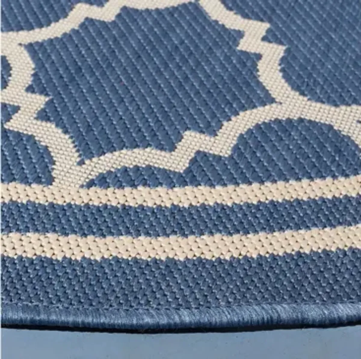Courtyard Pathway Indoor/Outdoor Area Rug Round
