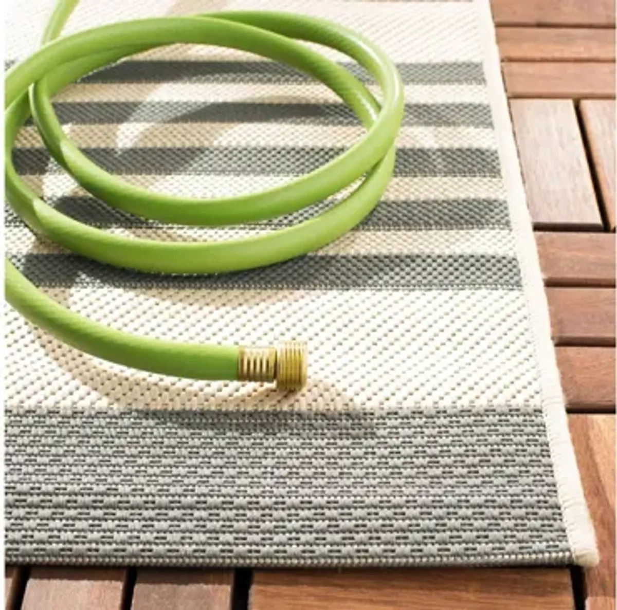 Courtyard Indoor/Outdoor Area Rug