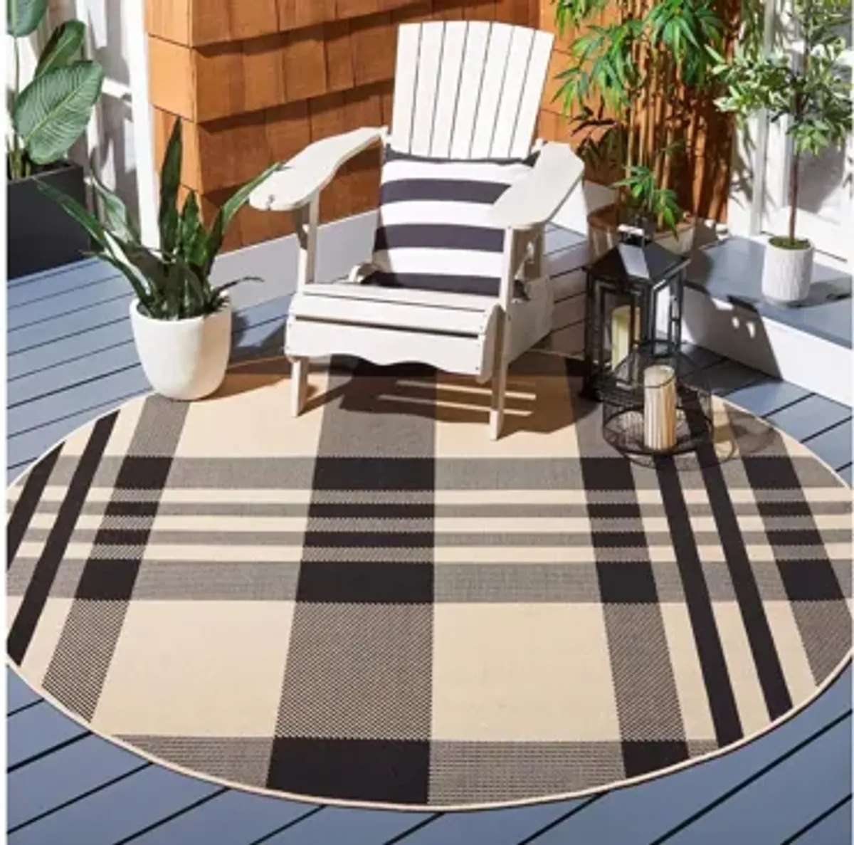 Courtyard Plaid Indoor/Outdoor Area Rug Round