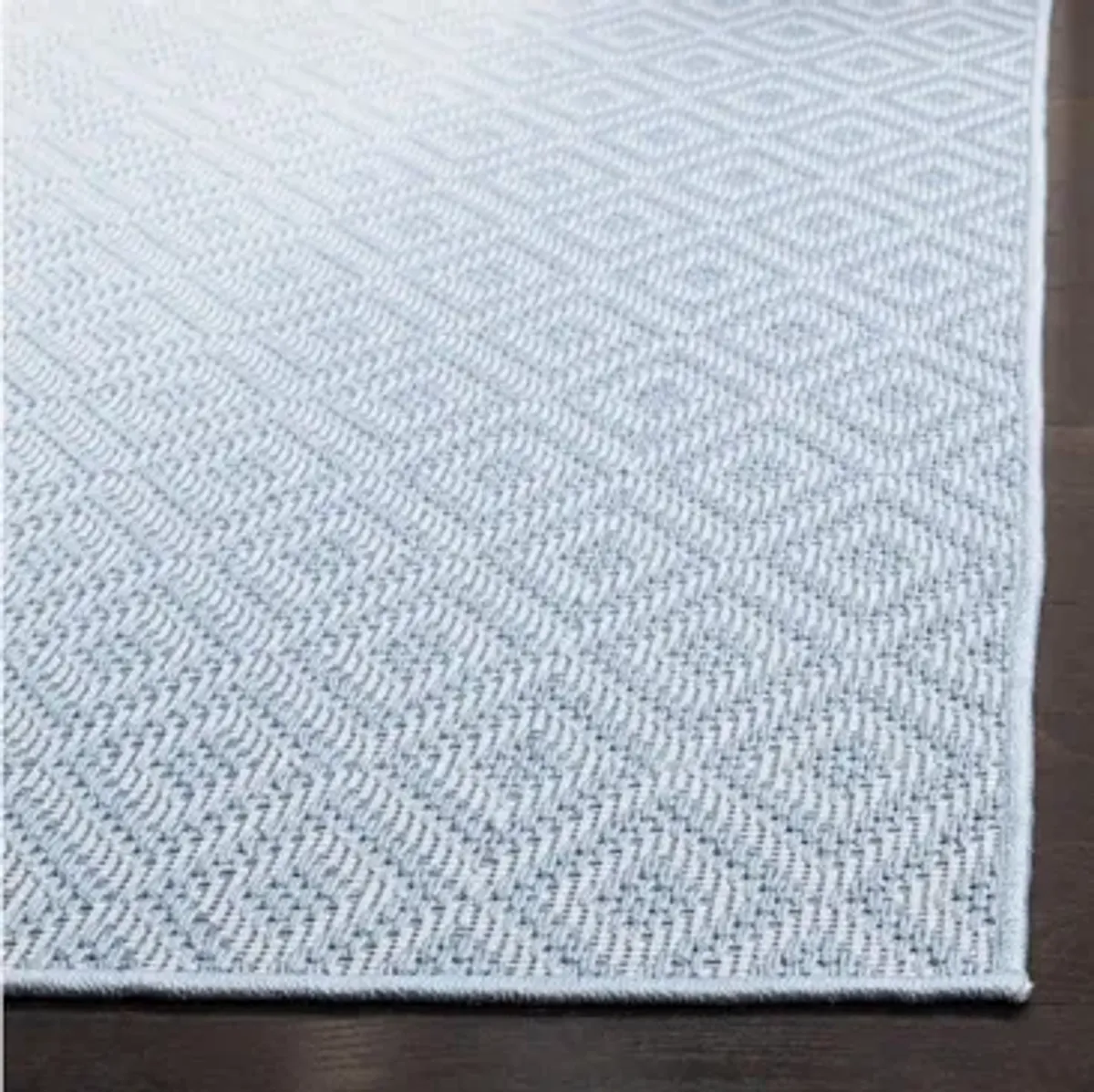 Bermuda Tight Diamond Indoor/Outdoor Runner Rug