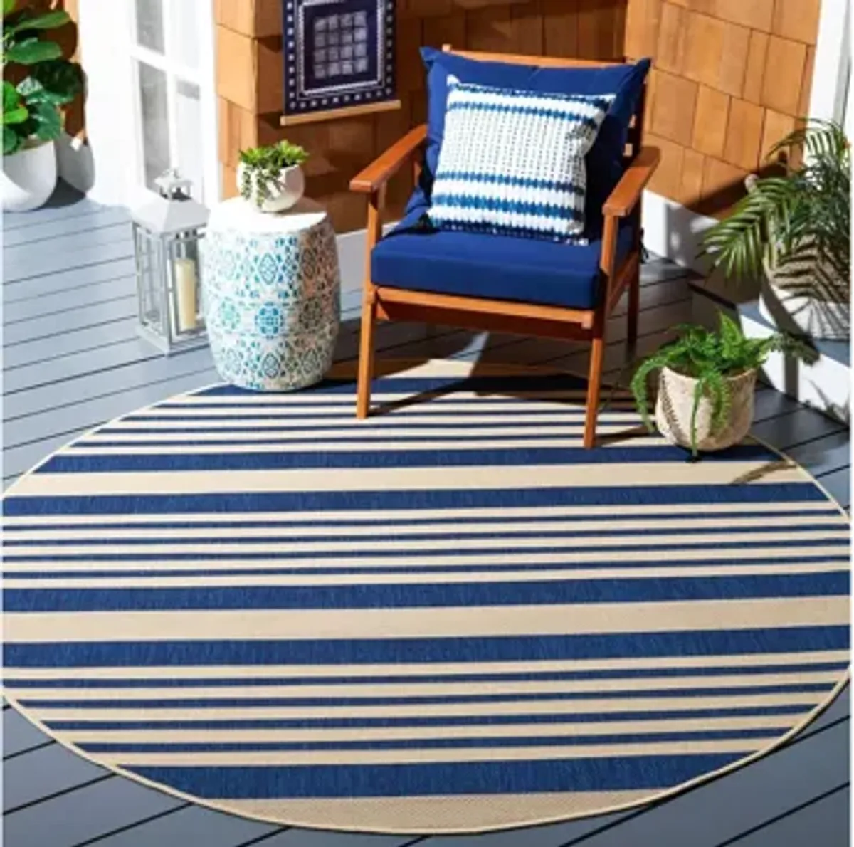 Courtyard Indoor/Outdoor Area Rug Round