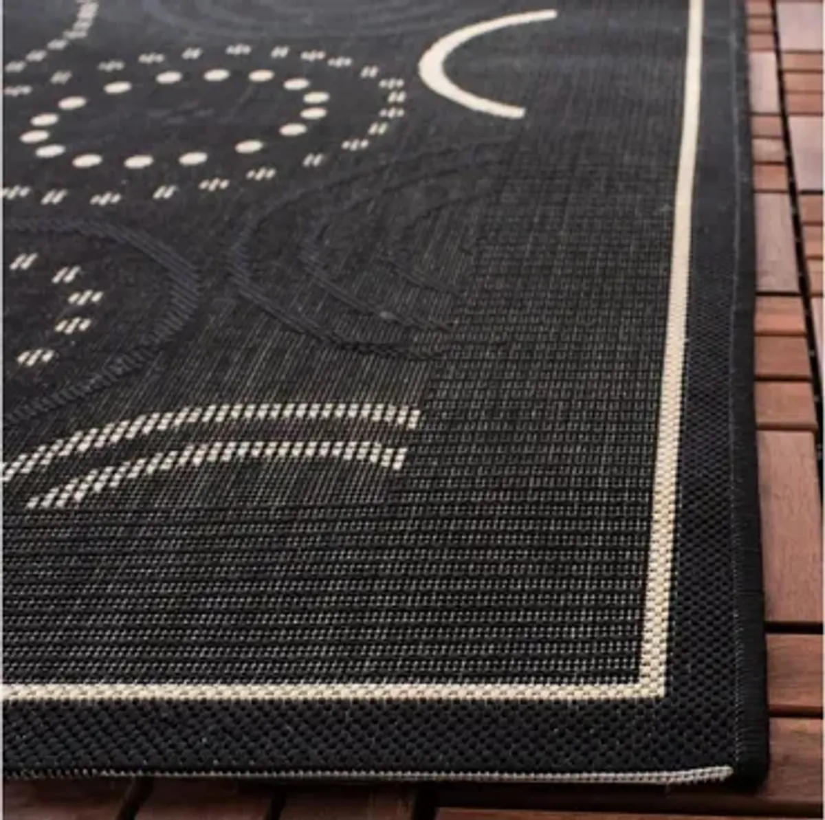 Courtyard Circles Indoor/Outdoor Area Rug