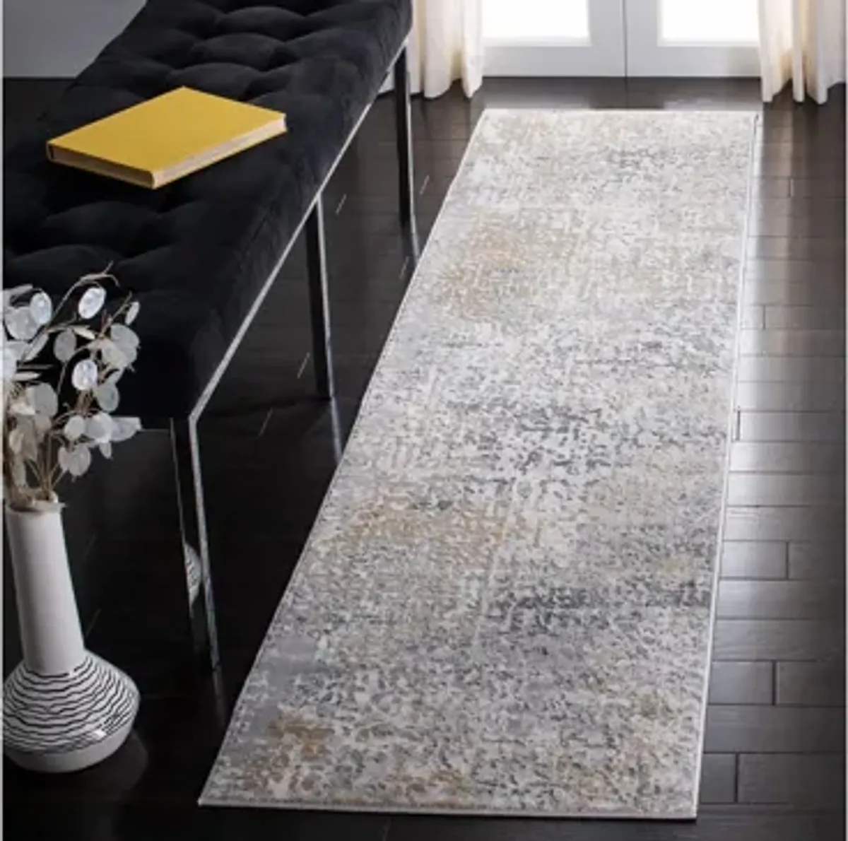 Safavieh Vogue Runner Rug