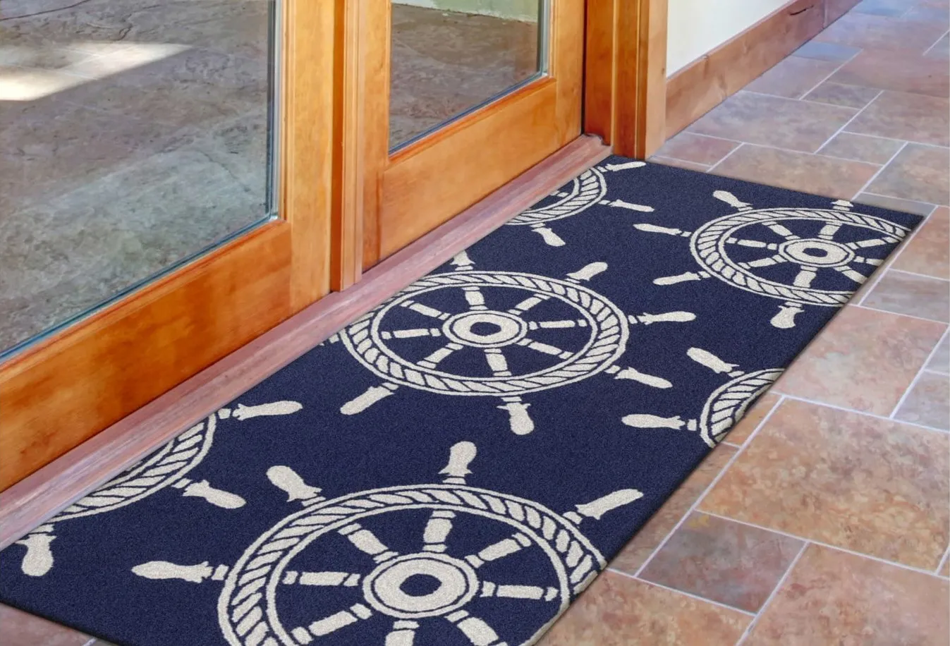 Frontporch Wheel Indoor/Outdoor Area Rug in Navy by Trans-Ocean Import Co Inc